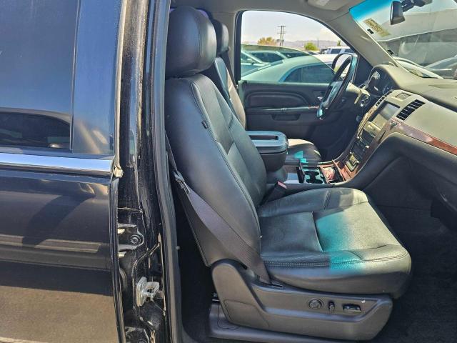 Photo 4 VIN: 1GYS3GEF1DR132993 - CADILLAC ESCALADE E 