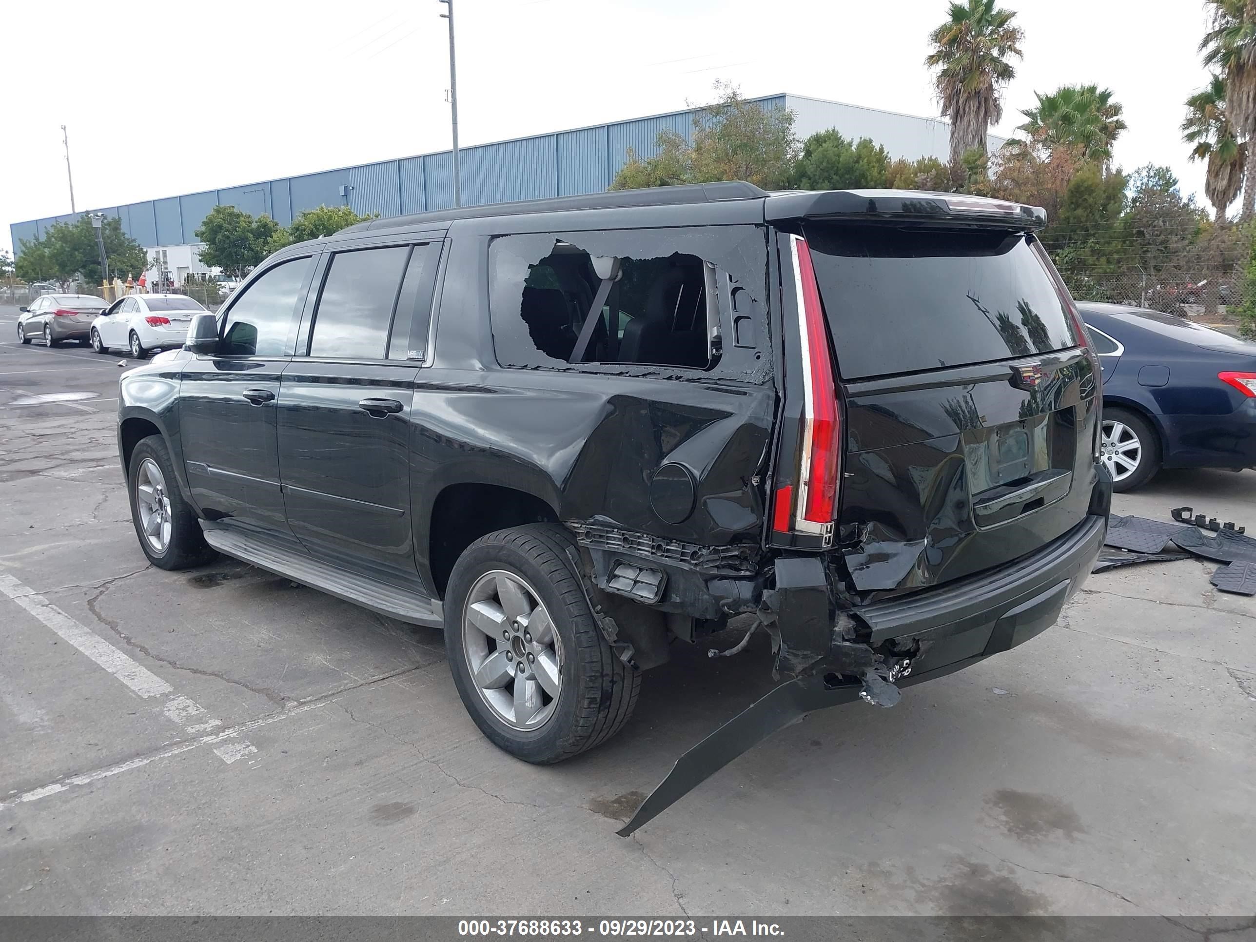 Photo 2 VIN: 1GYS3GKJ2LR177903 - CADILLAC ESCALADE 