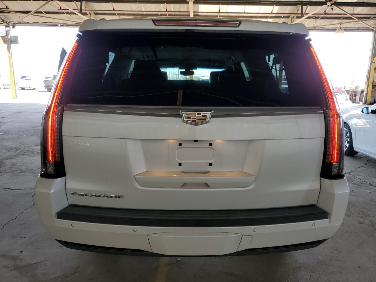 Photo 6 VIN: 1GYS3GKJXGR469532 - CADILLAC ESCALADE 