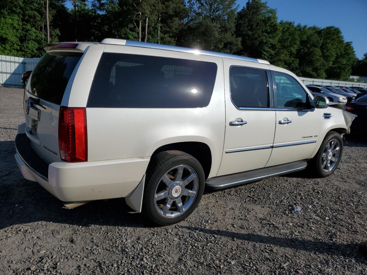 Photo 2 VIN: 1GYS3HEF8ER226103 - CADILLAC ESCALADE 