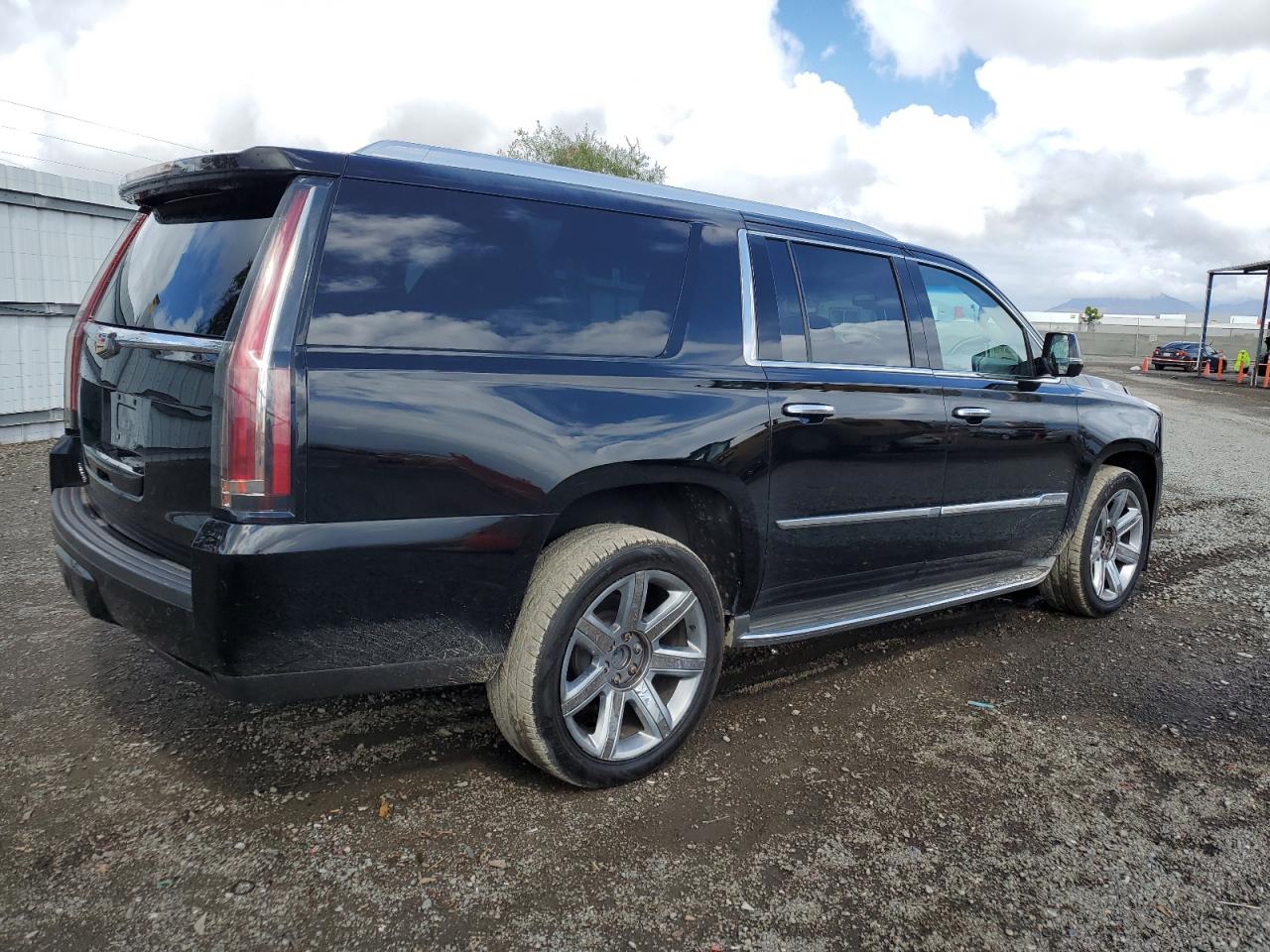 Photo 2 VIN: 1GYS3HKJ1GR114271 - CADILLAC ESCALADE ESV 