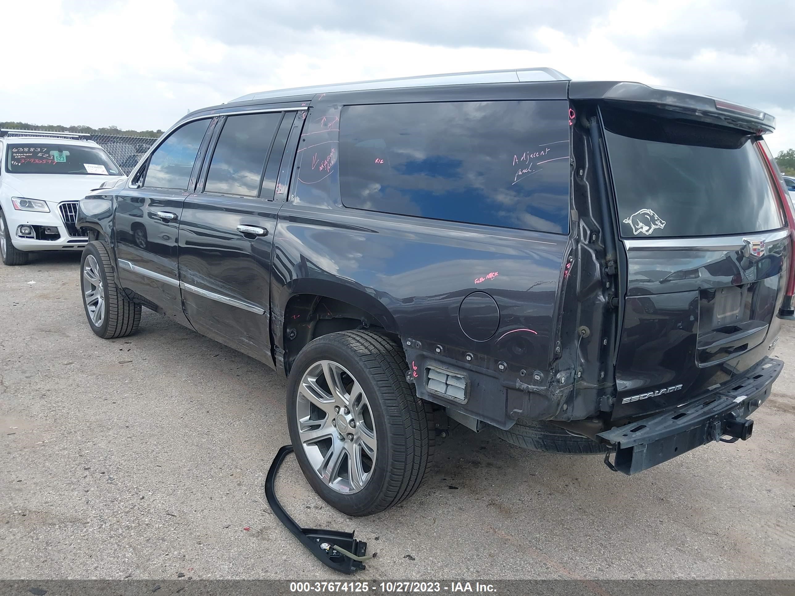 Photo 2 VIN: 1GYS3HKJ2JR268317 - CADILLAC ESCALADE 