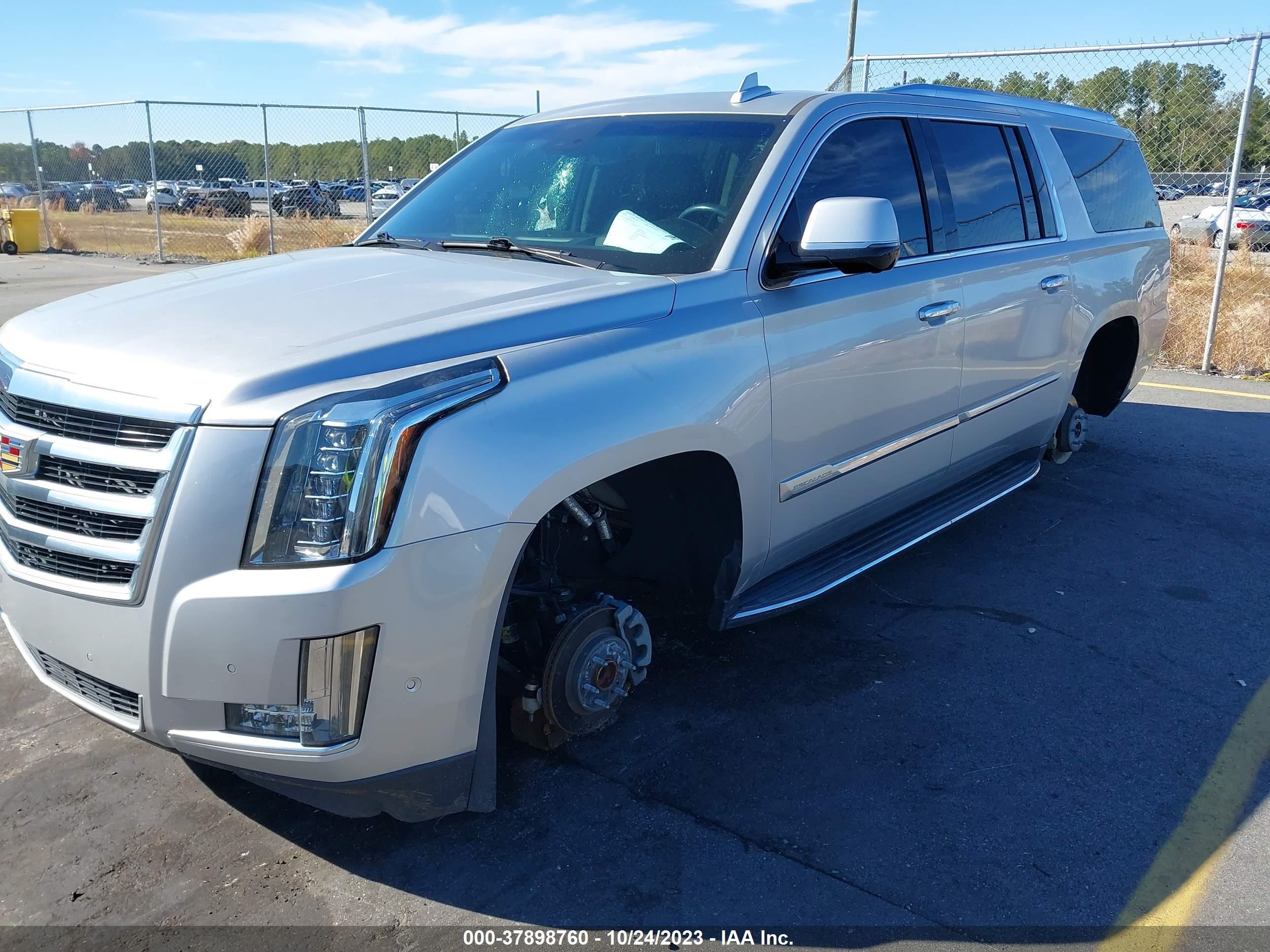 Photo 5 VIN: 1GYS3HKJ9JR311583 - CADILLAC ESCALADE 