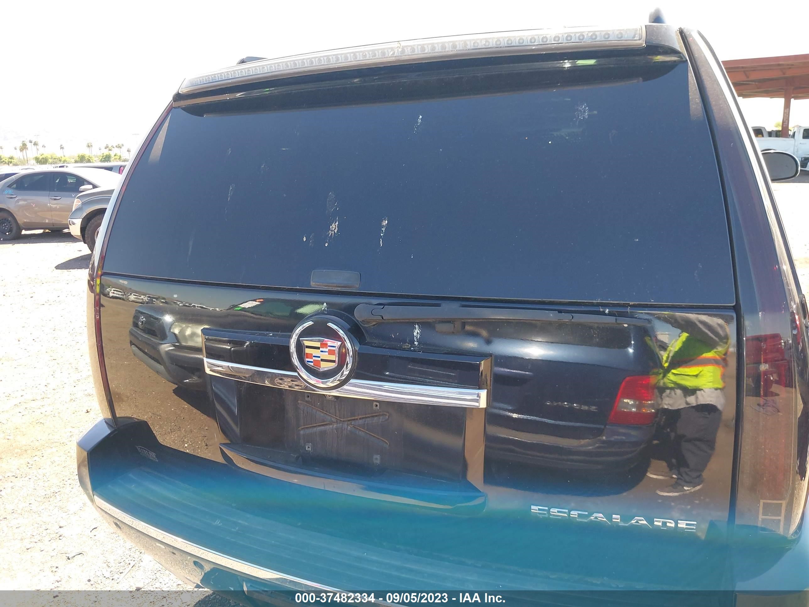 Photo 15 VIN: 1GYS3JEF4DR305841 - CADILLAC ESCALADE 