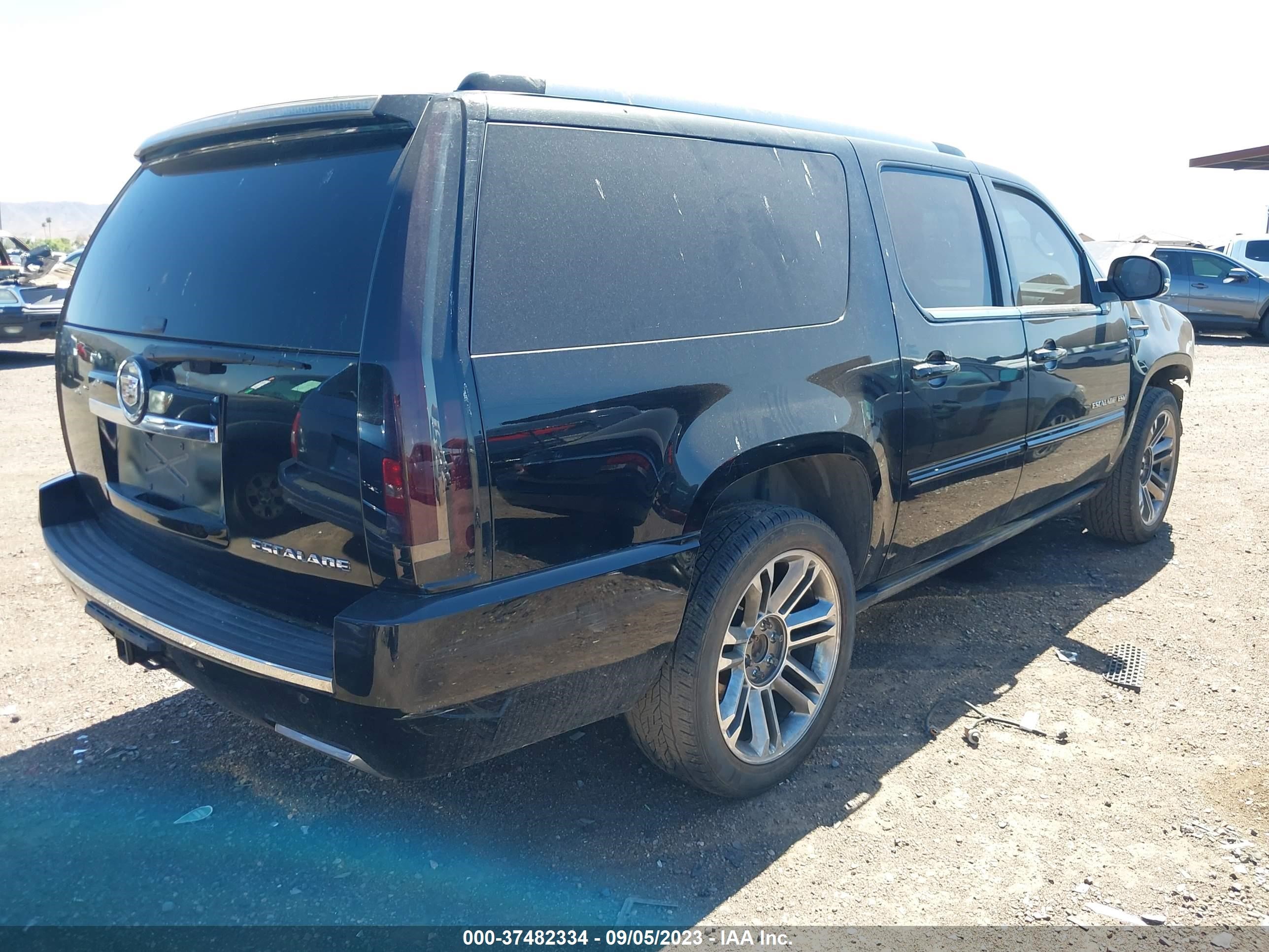 Photo 3 VIN: 1GYS3JEF4DR305841 - CADILLAC ESCALADE 