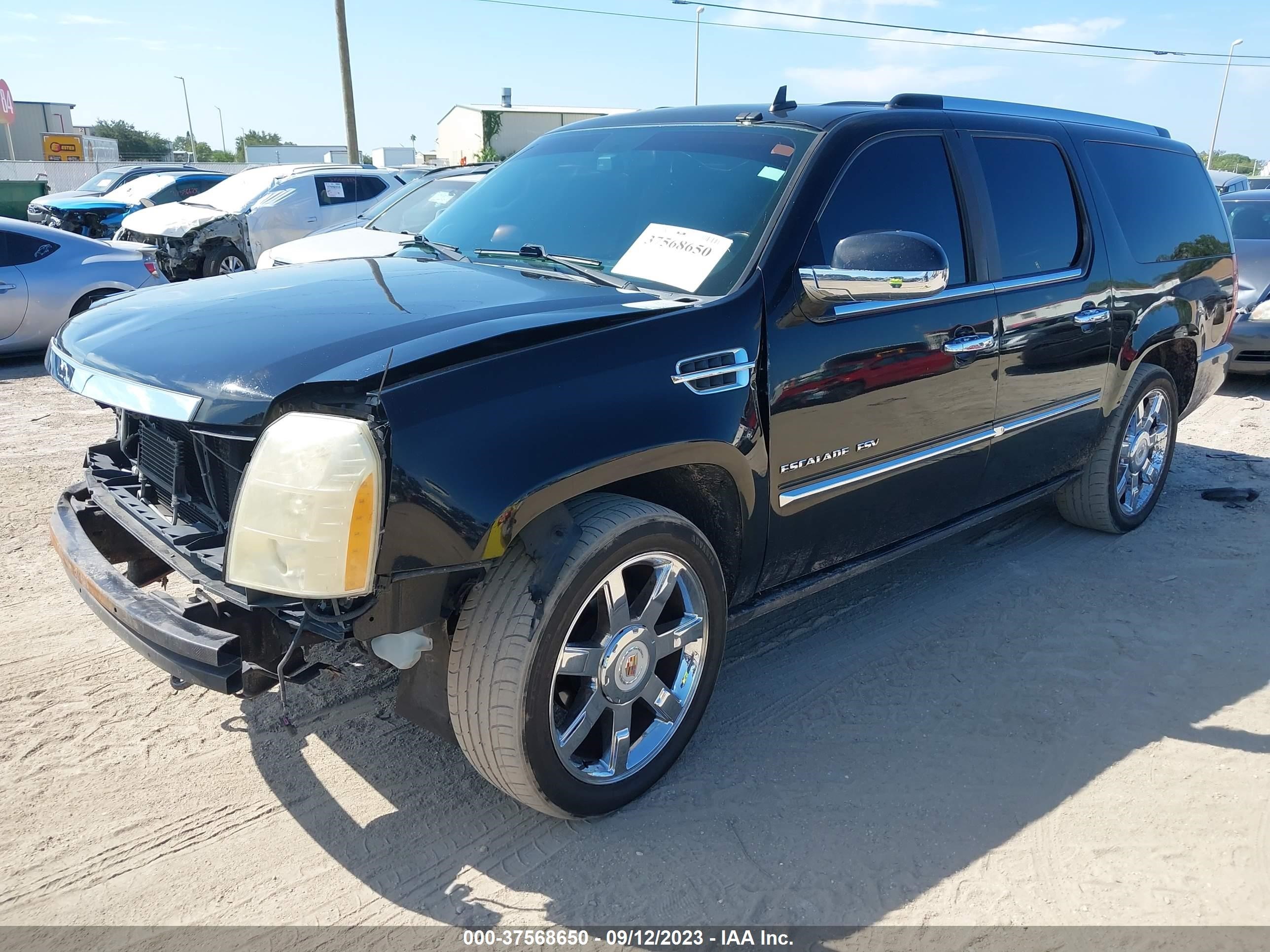 Photo 1 VIN: 1GYS3JEFXBR240183 - CADILLAC ESCALADE 