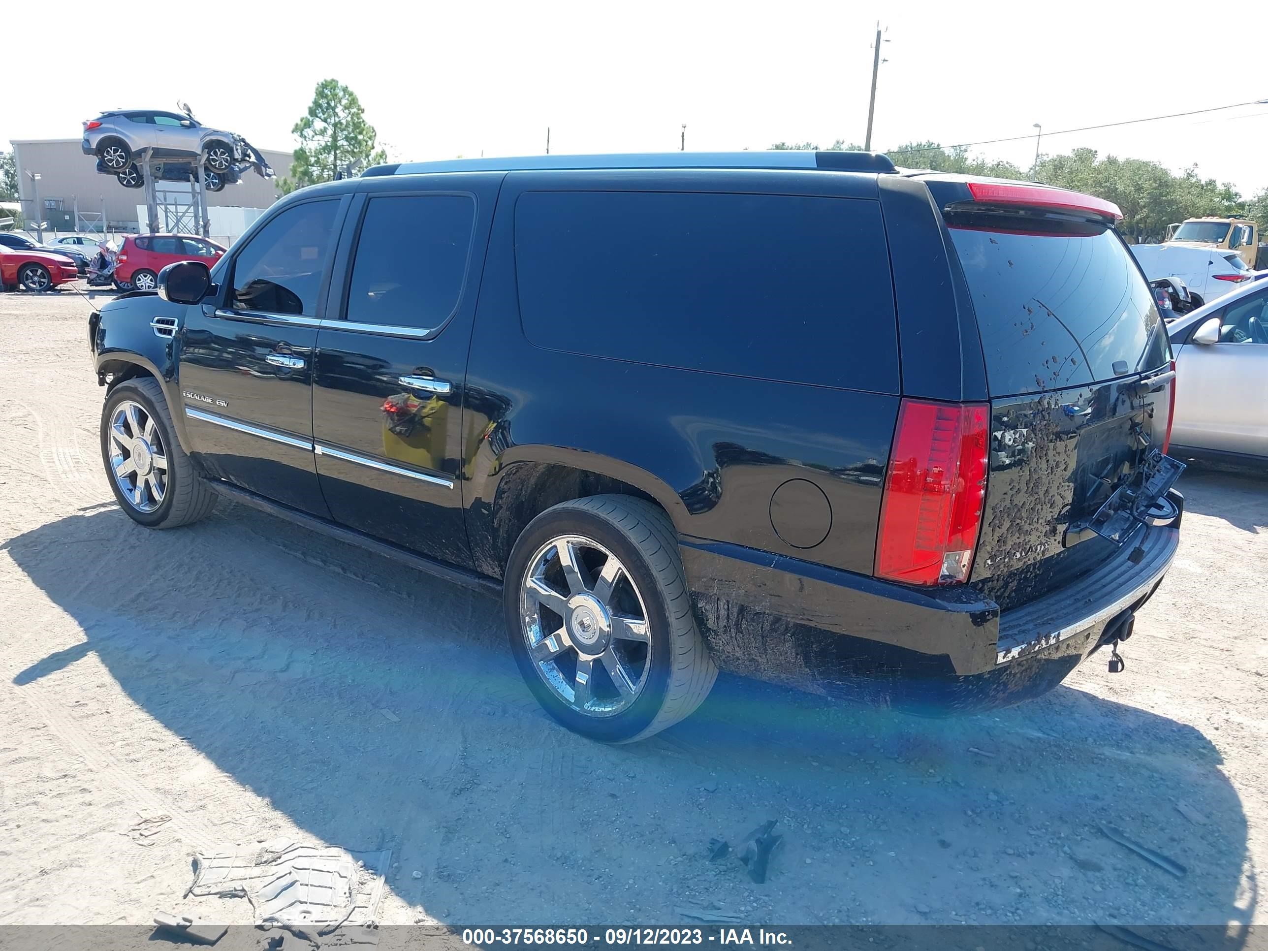 Photo 2 VIN: 1GYS3JEFXBR240183 - CADILLAC ESCALADE 