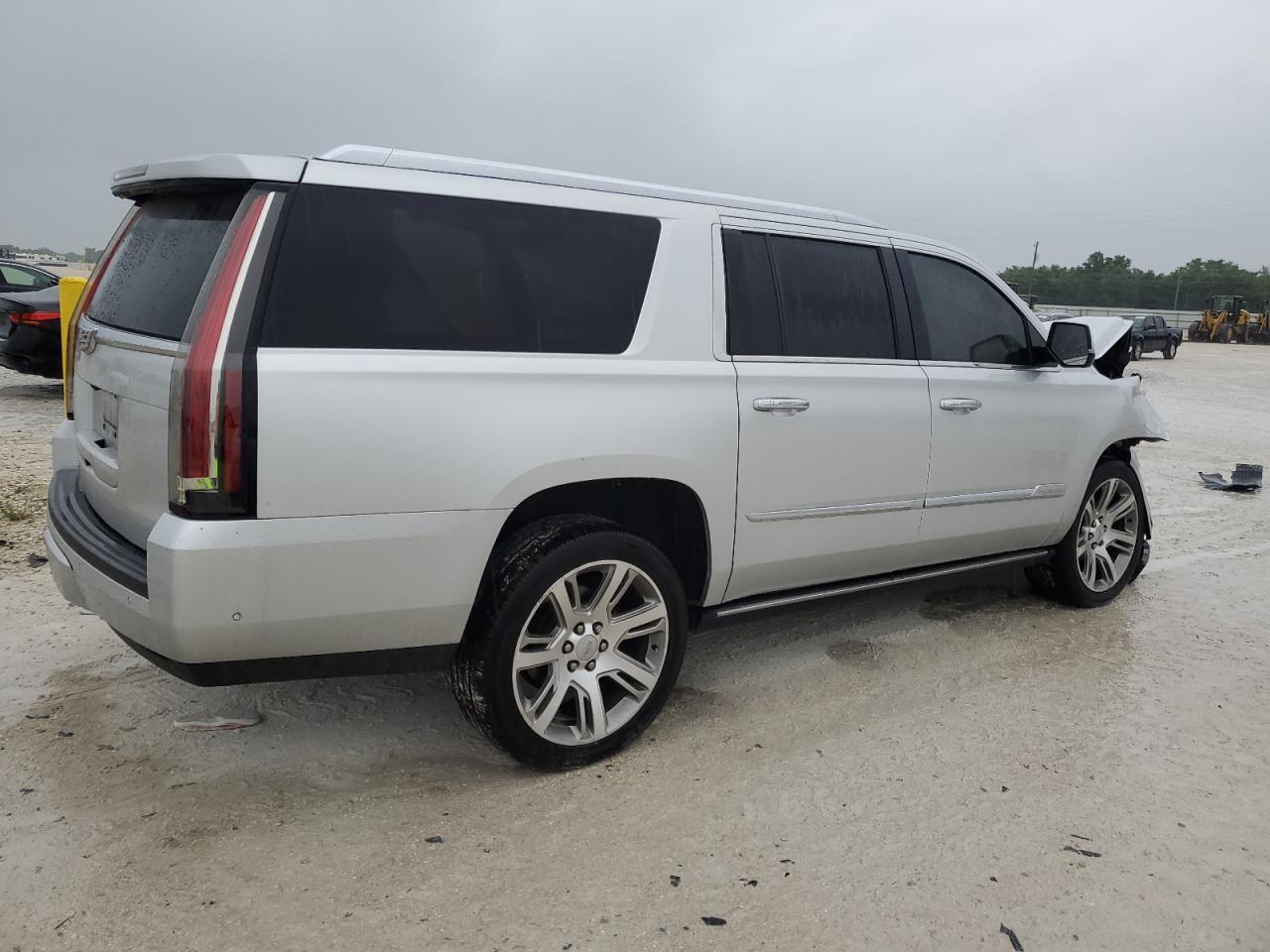 Photo 2 VIN: 1GYS3JKJ0JR185282 - CADILLAC ESCALADE 