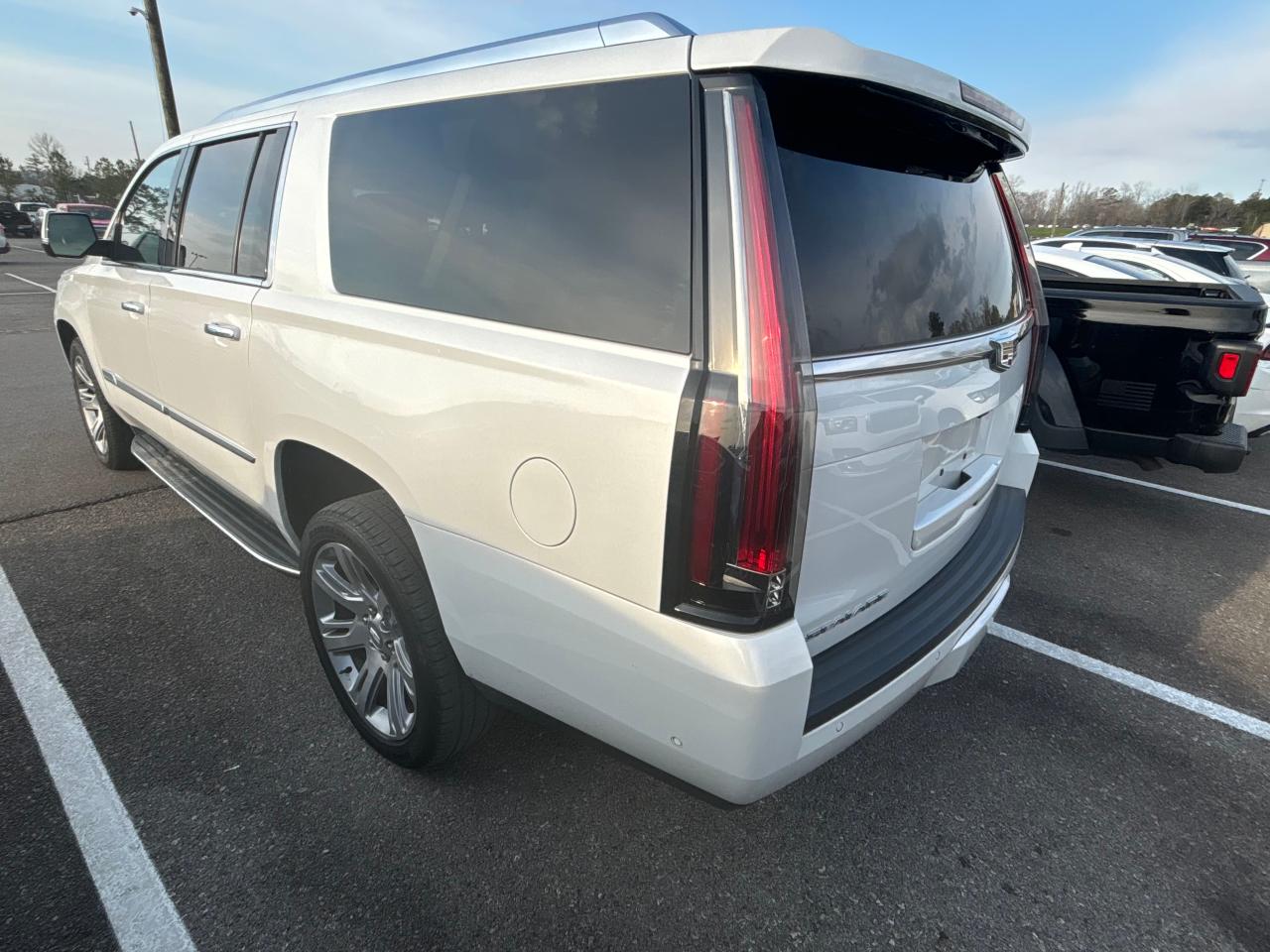 Photo 2 VIN: 1GYS3JKJ8LR168149 - CADILLAC ESCALADE 