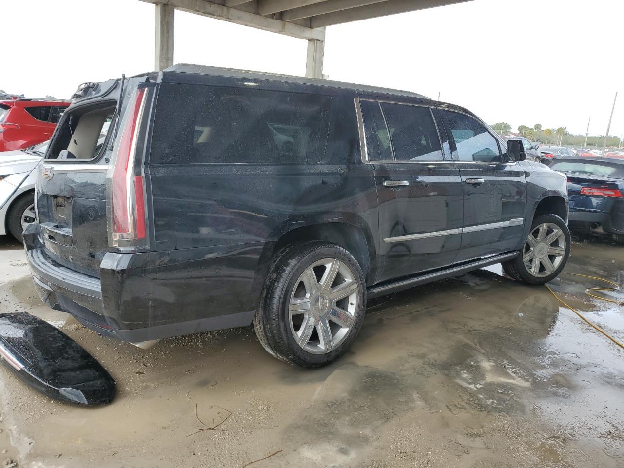 Photo 2 VIN: 1GYS3JKJ9JR204928 - CADILLAC ESCALADE 