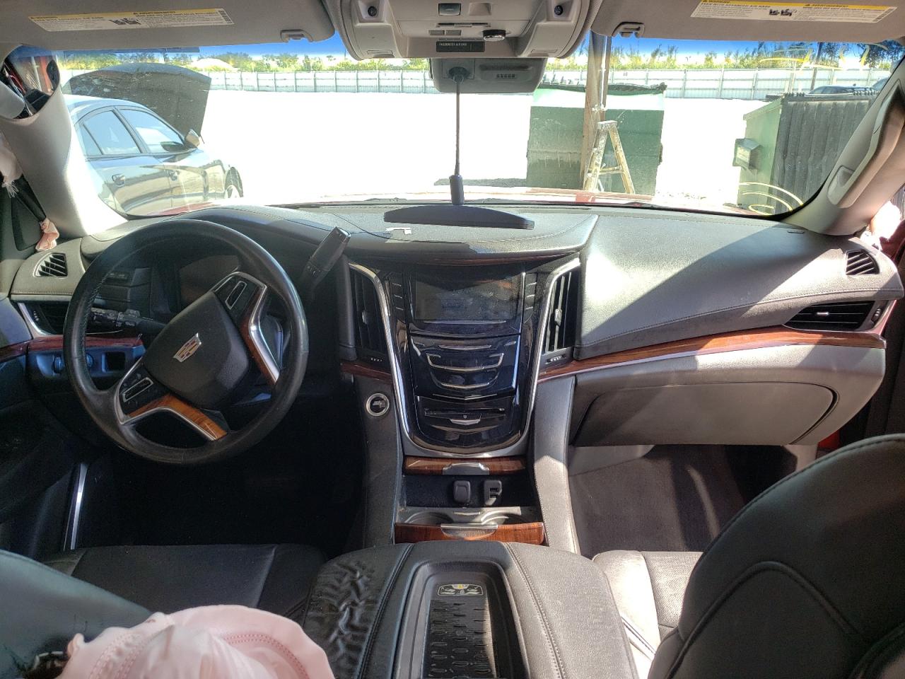 Photo 4 VIN: 1GYS3NKJ8FR570345 - CADILLAC ESCALADE 