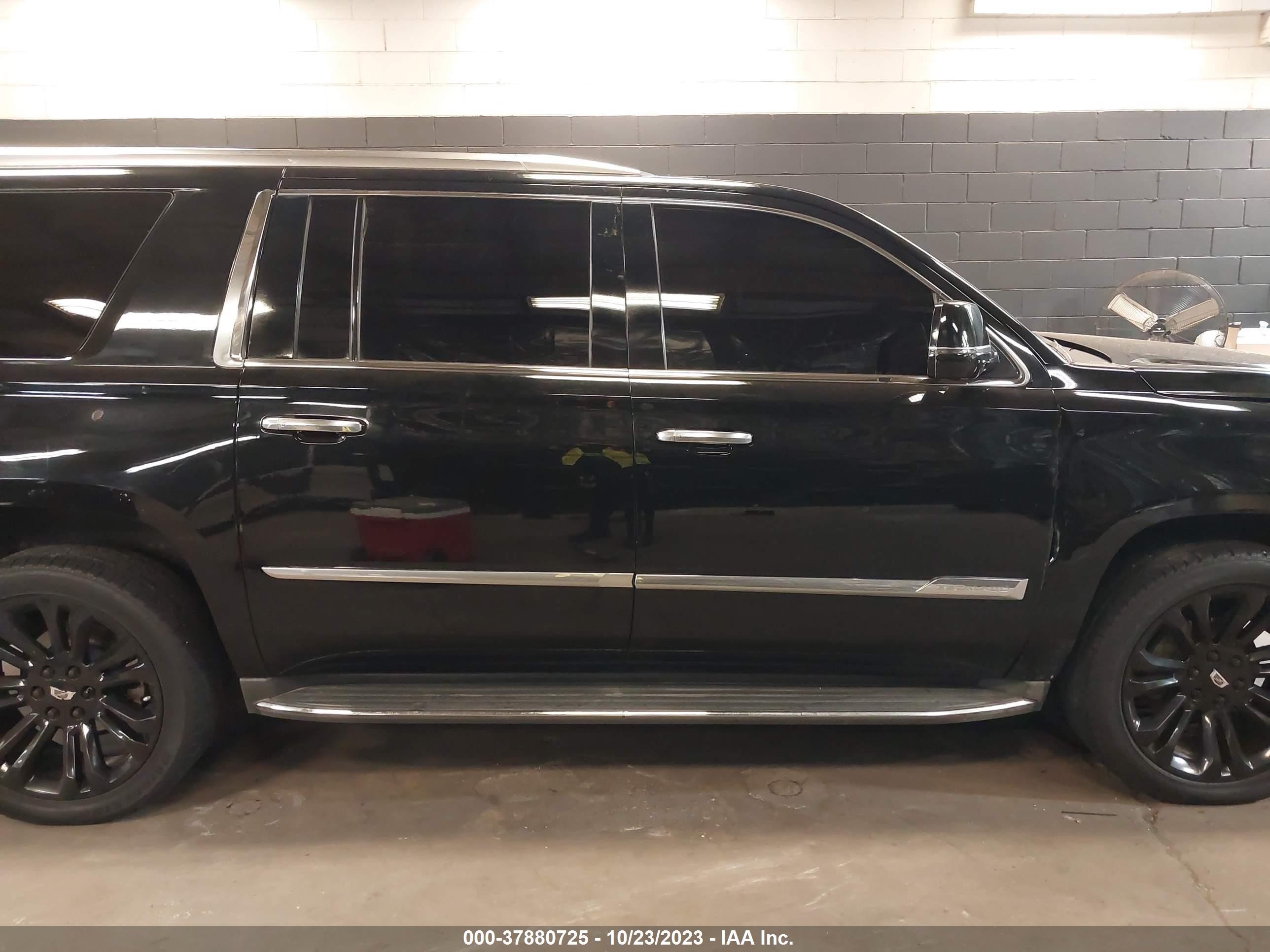 Photo 12 VIN: 1GYS3RKJ9FR599747 - CADILLAC ESCALADE 