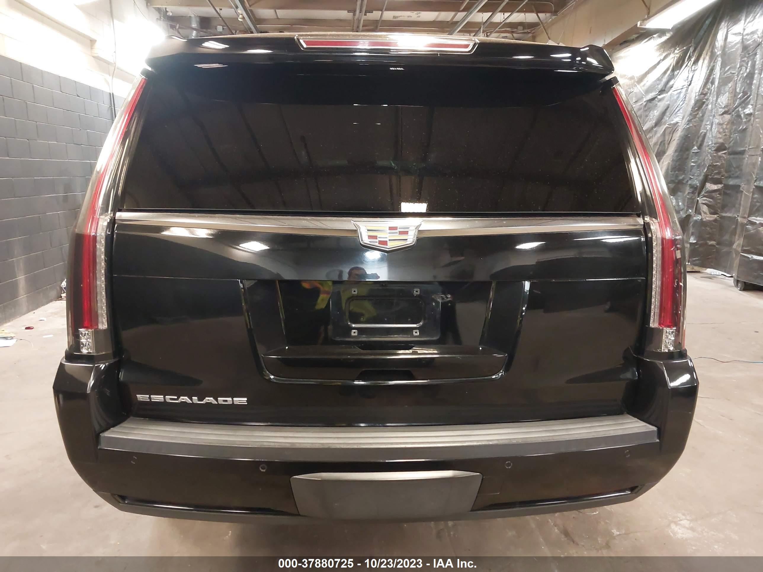 Photo 15 VIN: 1GYS3RKJ9FR599747 - CADILLAC ESCALADE 