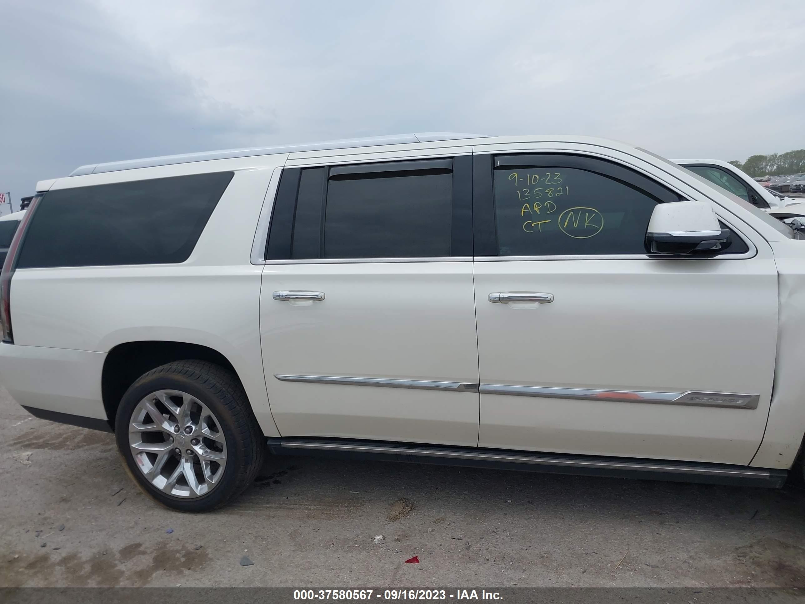 Photo 11 VIN: 1GYS3UKJ4FR736144 - CADILLAC ESCALADE 