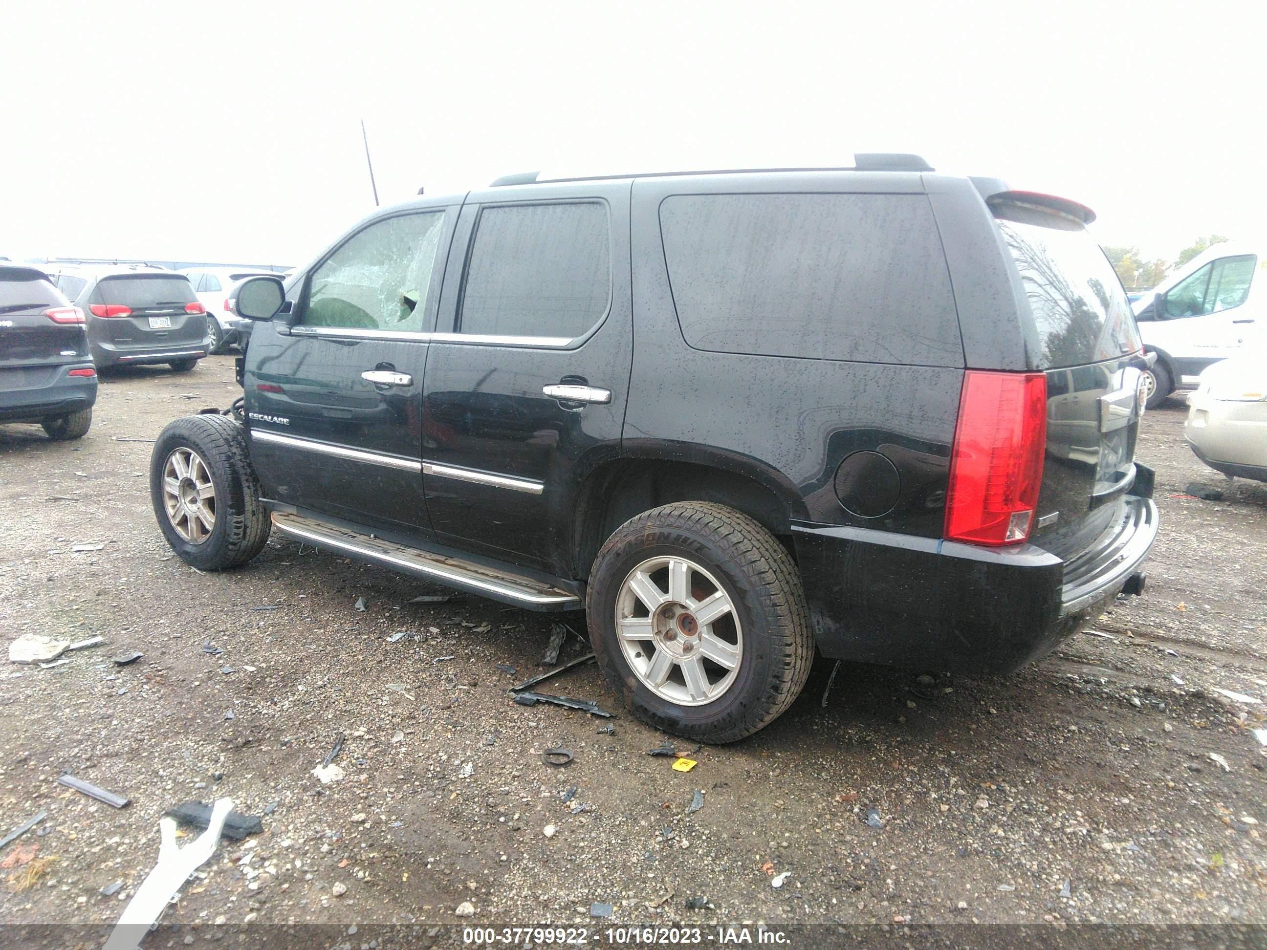 Photo 13 VIN: 1GYS4AEF7CR113776 - CADILLAC ESCALADE 