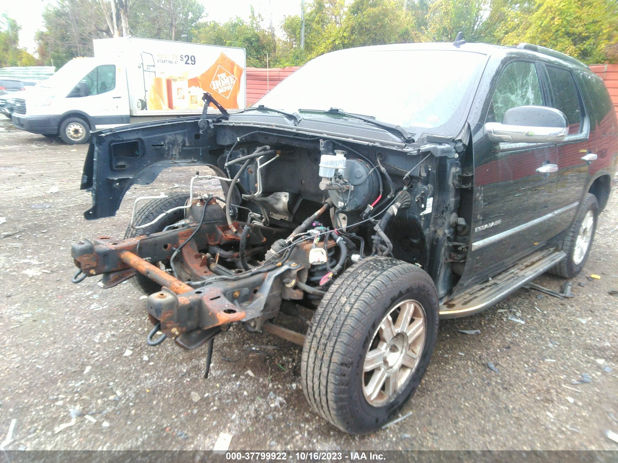 Photo 5 VIN: 1GYS4AEF7CR113776 - CADILLAC ESCALADE 