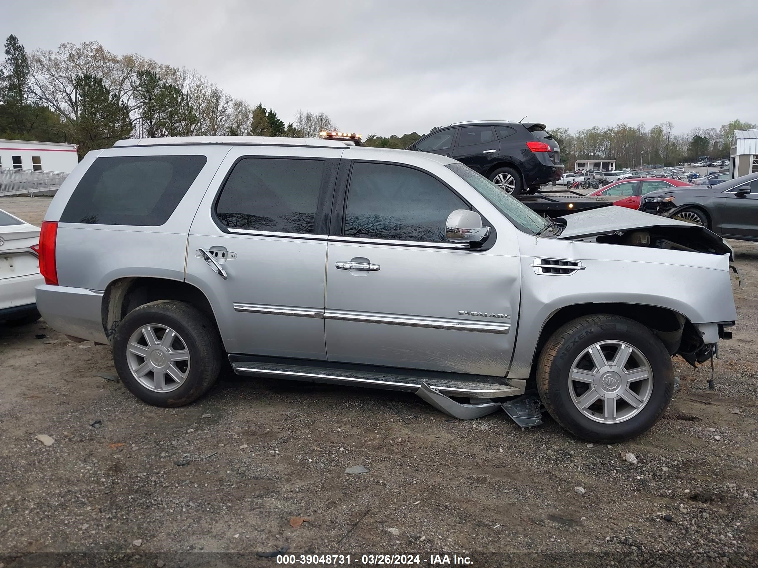 Photo 13 VIN: 1GYS4AEF7DR123466 - CADILLAC ESCALADE 