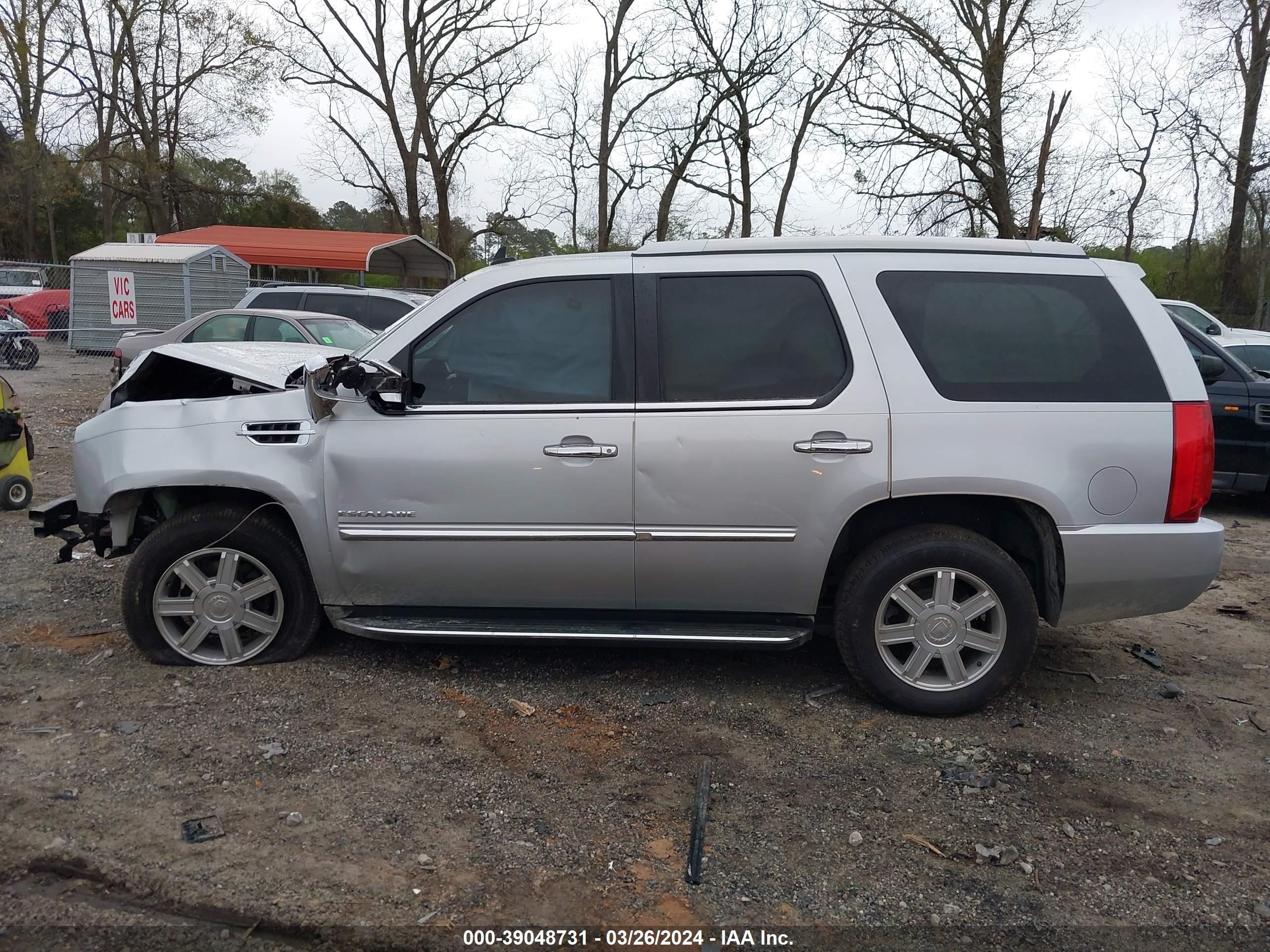 Photo 14 VIN: 1GYS4AEF7DR123466 - CADILLAC ESCALADE 