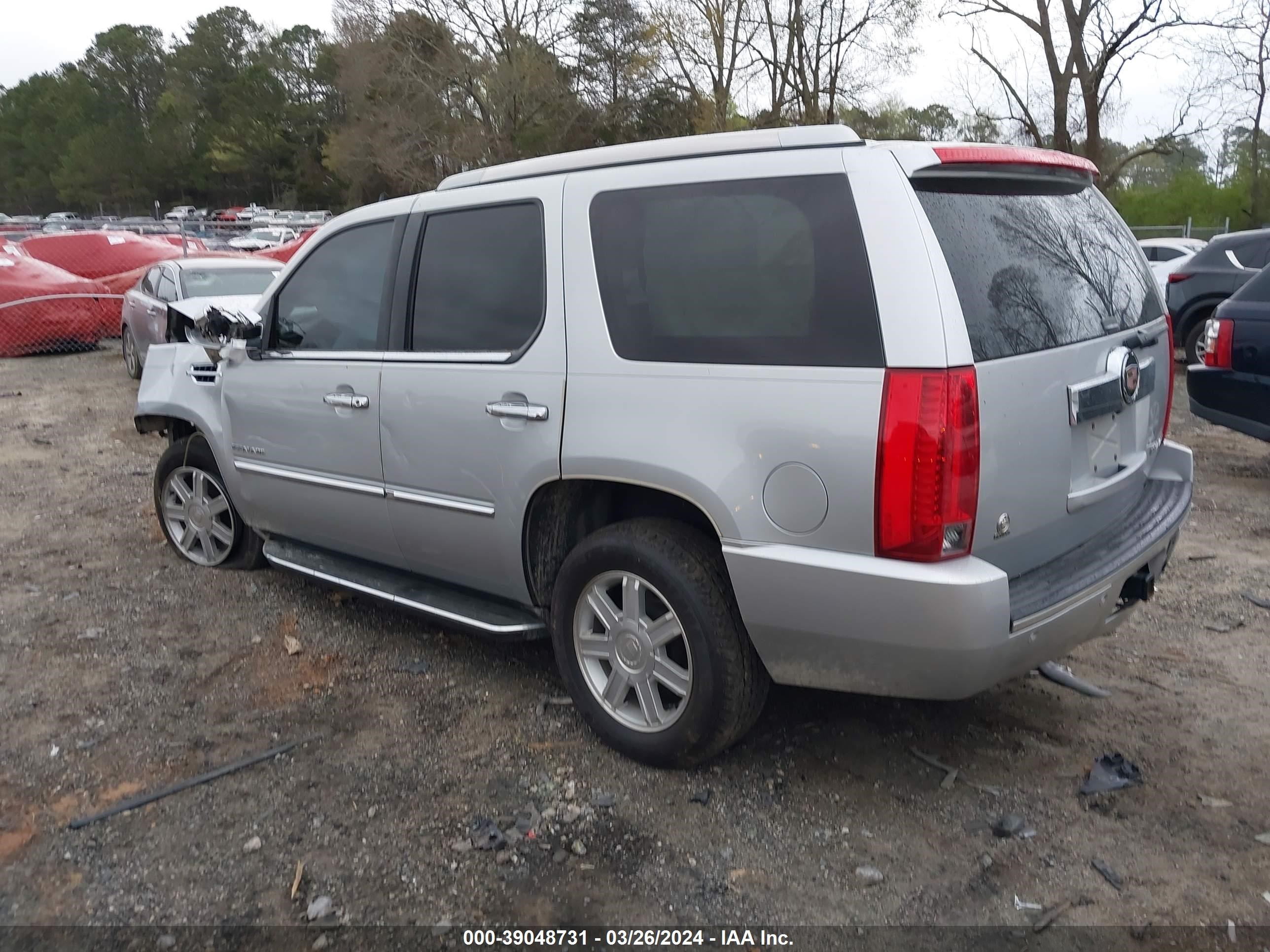 Photo 2 VIN: 1GYS4AEF7DR123466 - CADILLAC ESCALADE 