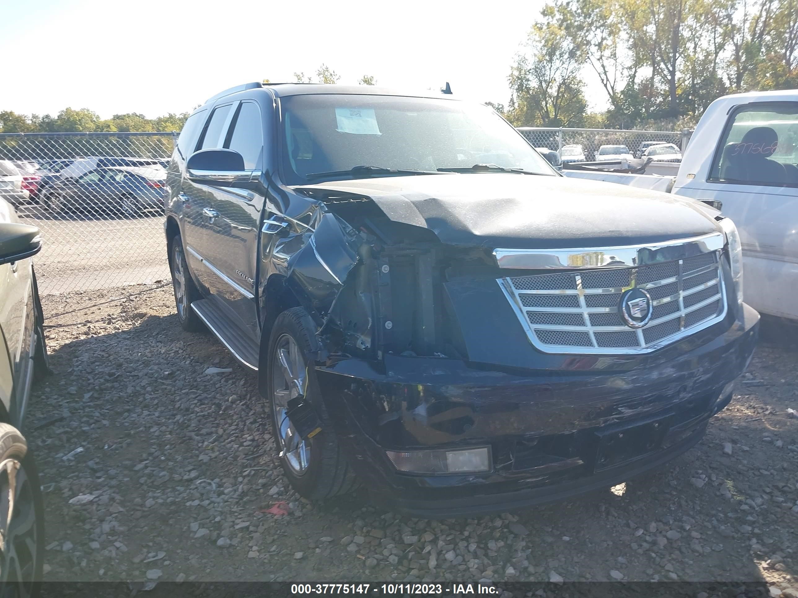 Photo 0 VIN: 1GYS4BEF0DR180677 - CADILLAC ESCALADE 