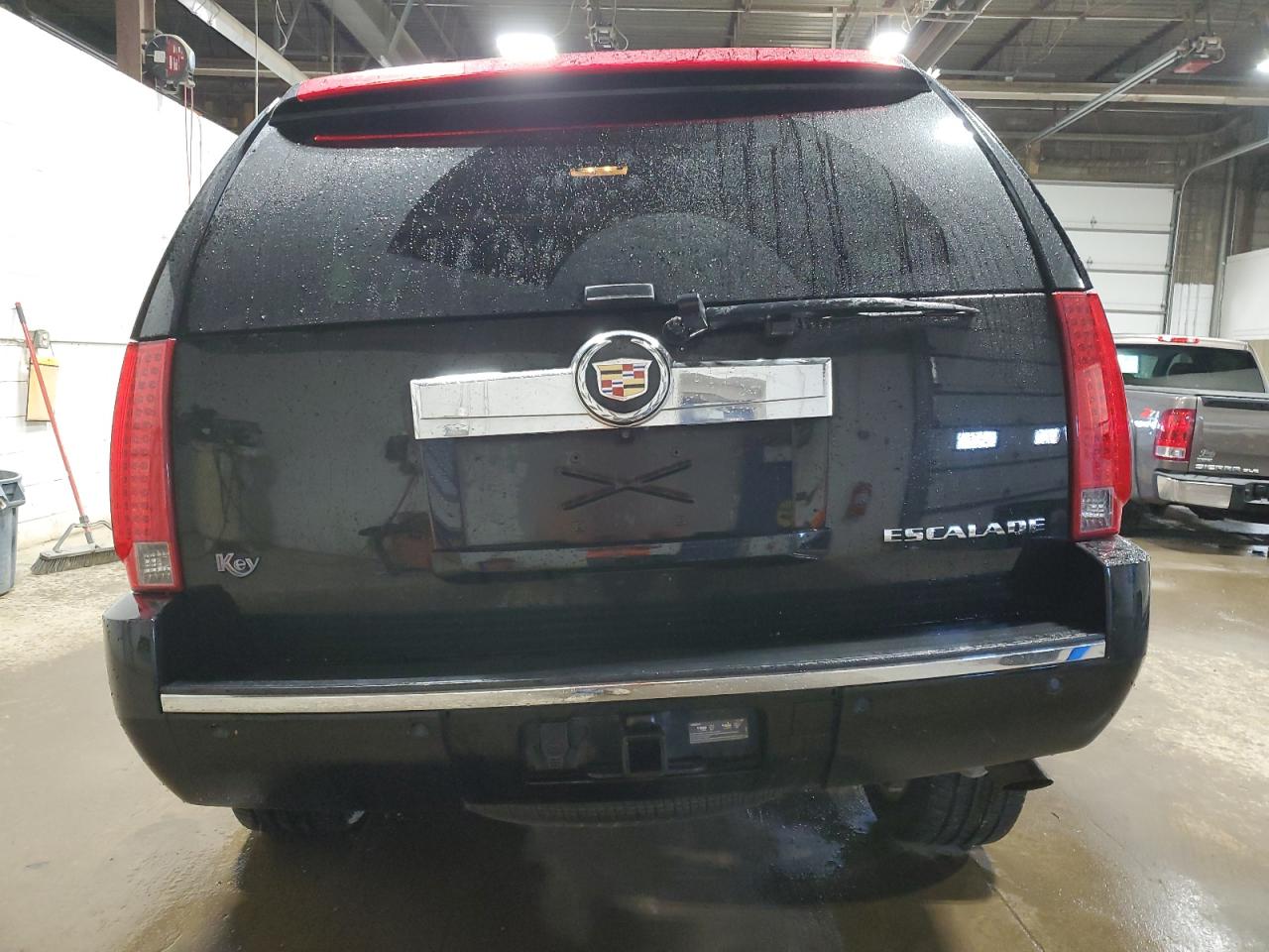 Photo 5 VIN: 1GYS4BEF0DR290662 - CADILLAC ESCALADE 