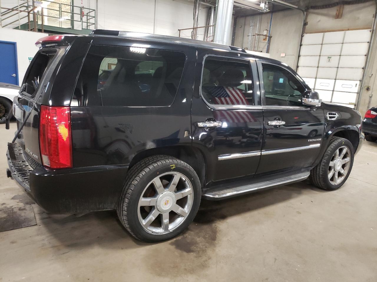 Photo 2 VIN: 1GYS4BEF1BR256842 - CADILLAC ESCALADE 