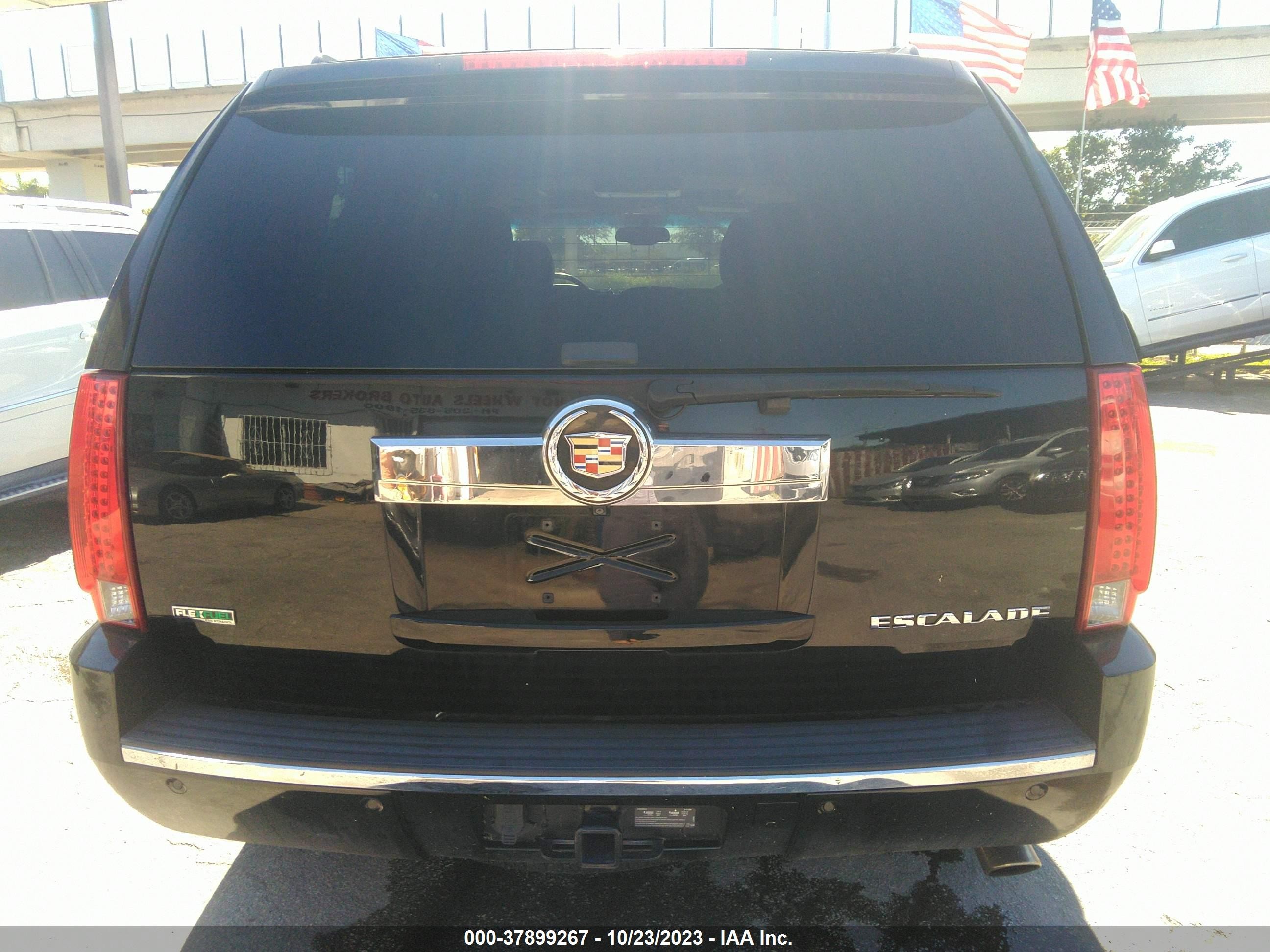 Photo 15 VIN: 1GYS4BEF1CR219176 - CADILLAC ESCALADE 