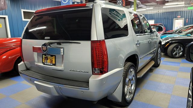 Photo 2 VIN: 1GYS4BEF1DR370813 - CADILLAC ESCALADE 