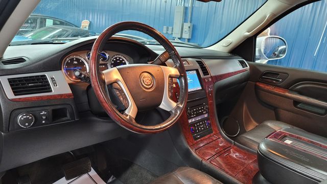 Photo 5 VIN: 1GYS4BEF1DR370813 - CADILLAC ESCALADE 