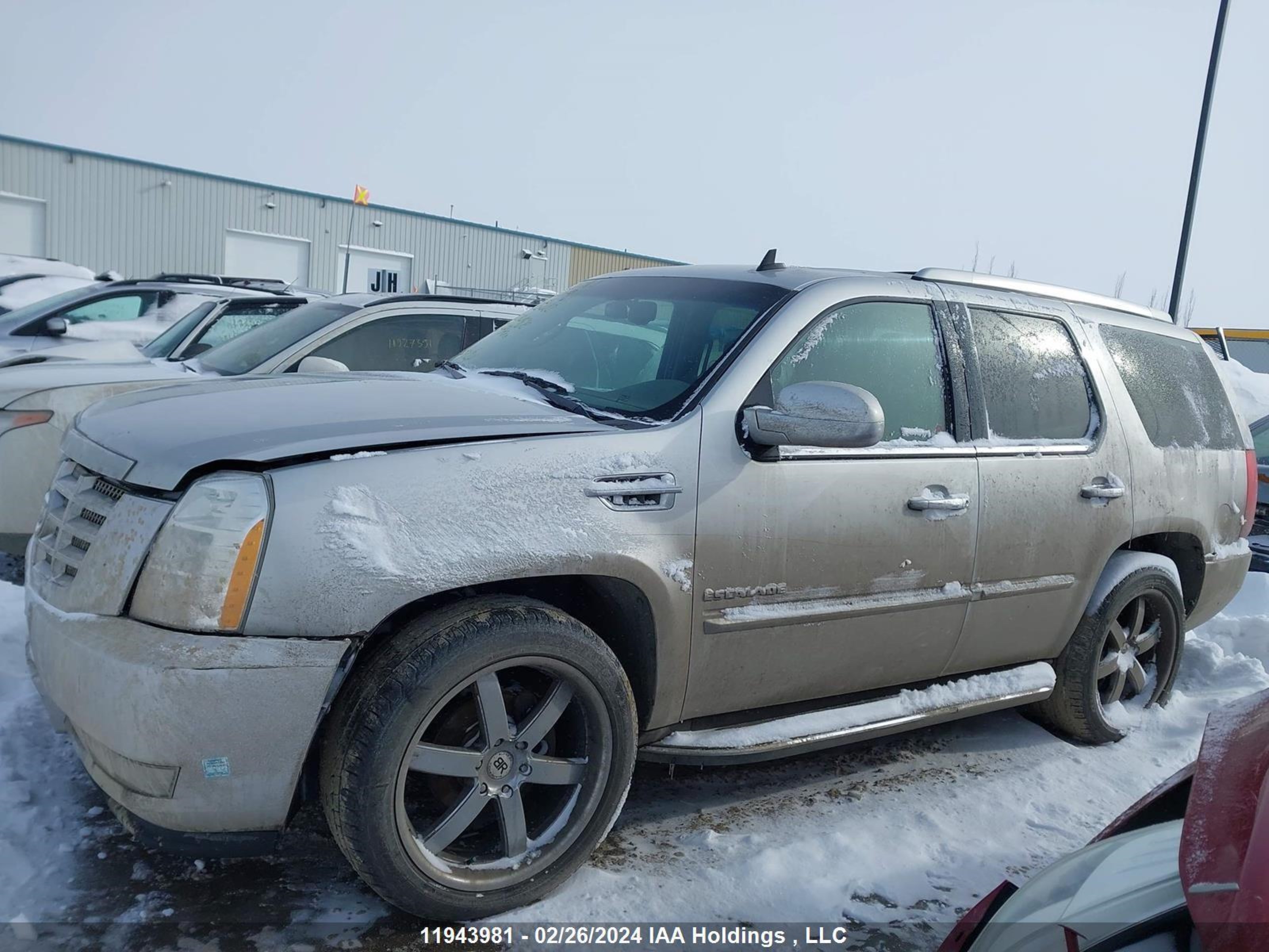 Photo 13 VIN: 1GYS4BEF2BR275223 - CADILLAC ESCALADE 