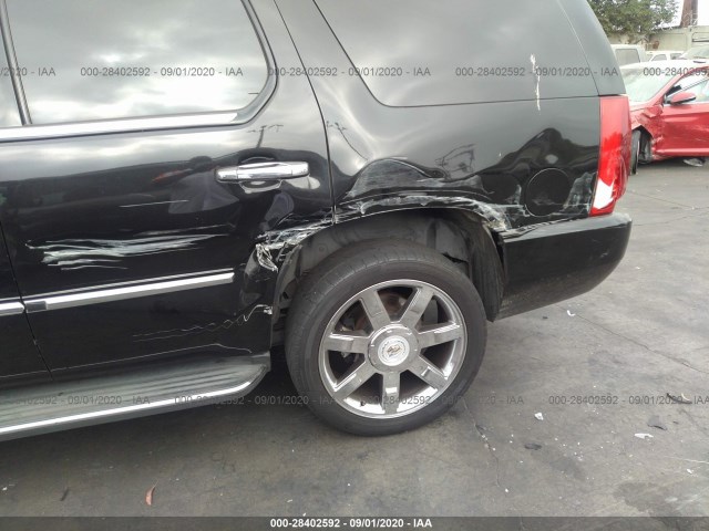 Photo 5 VIN: 1GYS4BEF2CR163247 - CADILLAC ESCALADE 