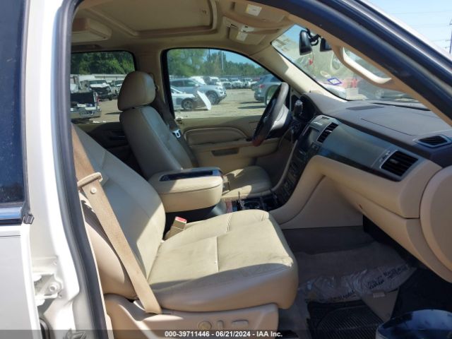 Photo 4 VIN: 1GYS4BEF3CR165346 - CADILLAC ESCALADE 