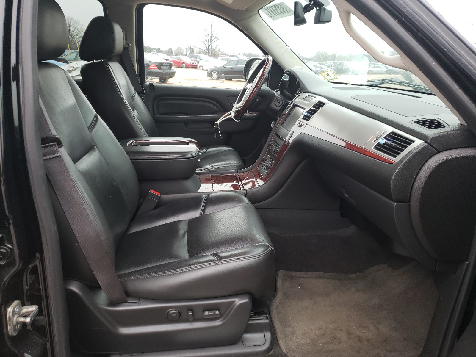 Photo 4 VIN: 1GYS4BEF3DR348876 - CADILLAC ESCALADE L 