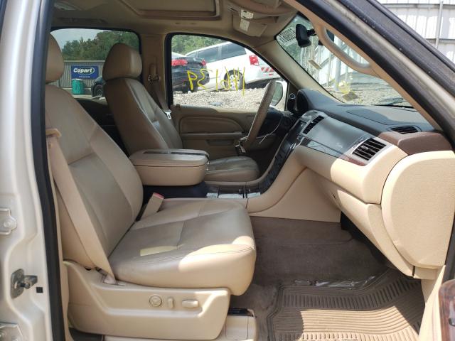 Photo 4 VIN: 1GYS4BEF4BR143886 - CADILLAC ESCALADE L 