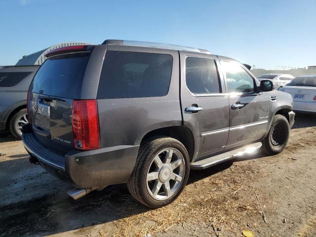 Photo 2 VIN: 1GYS4BEF4BR145119 - CADILLAC ESCALADE L 