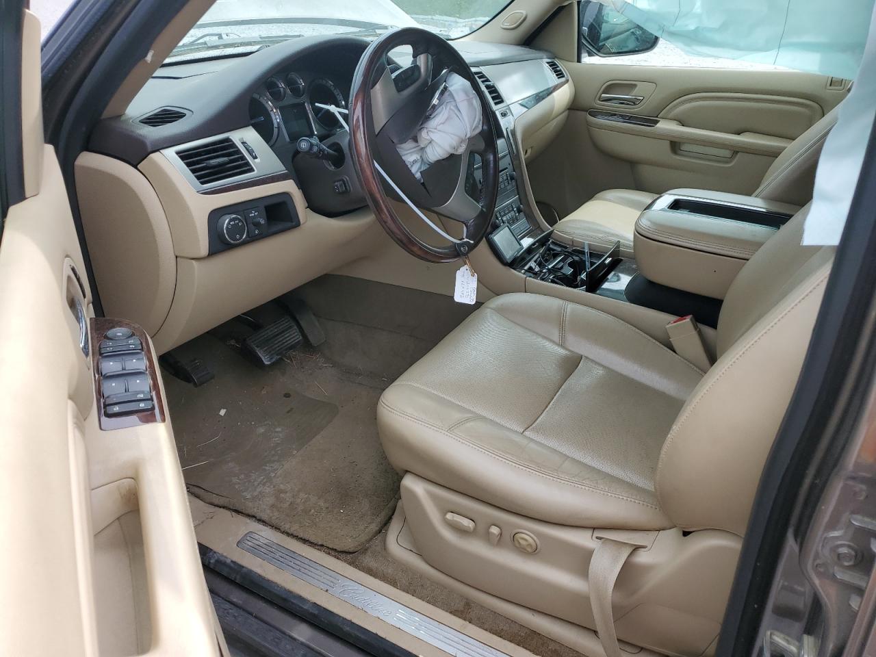 Photo 7 VIN: 1GYS4BEF4DR233235 - CADILLAC ESCALADE 