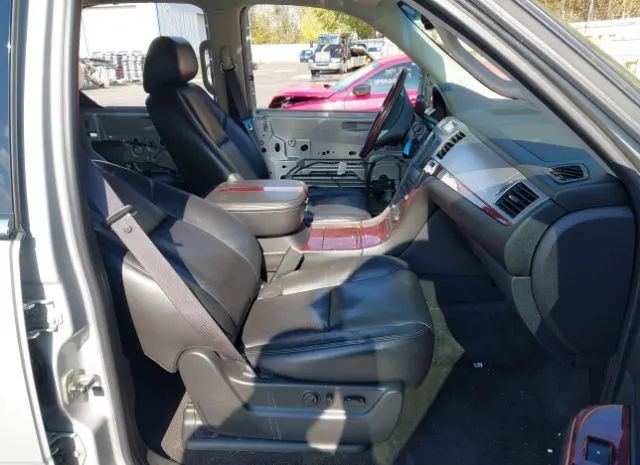 Photo 4 VIN: 1GYS4BEF7BR140478 - CADILLAC ESCALADE 