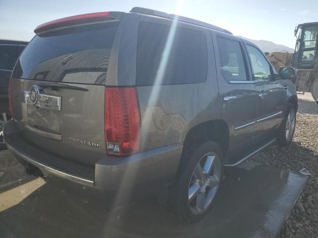 Photo 2 VIN: 1GYS4BEF7CR137534 - CADILLAC ESCALADE L 