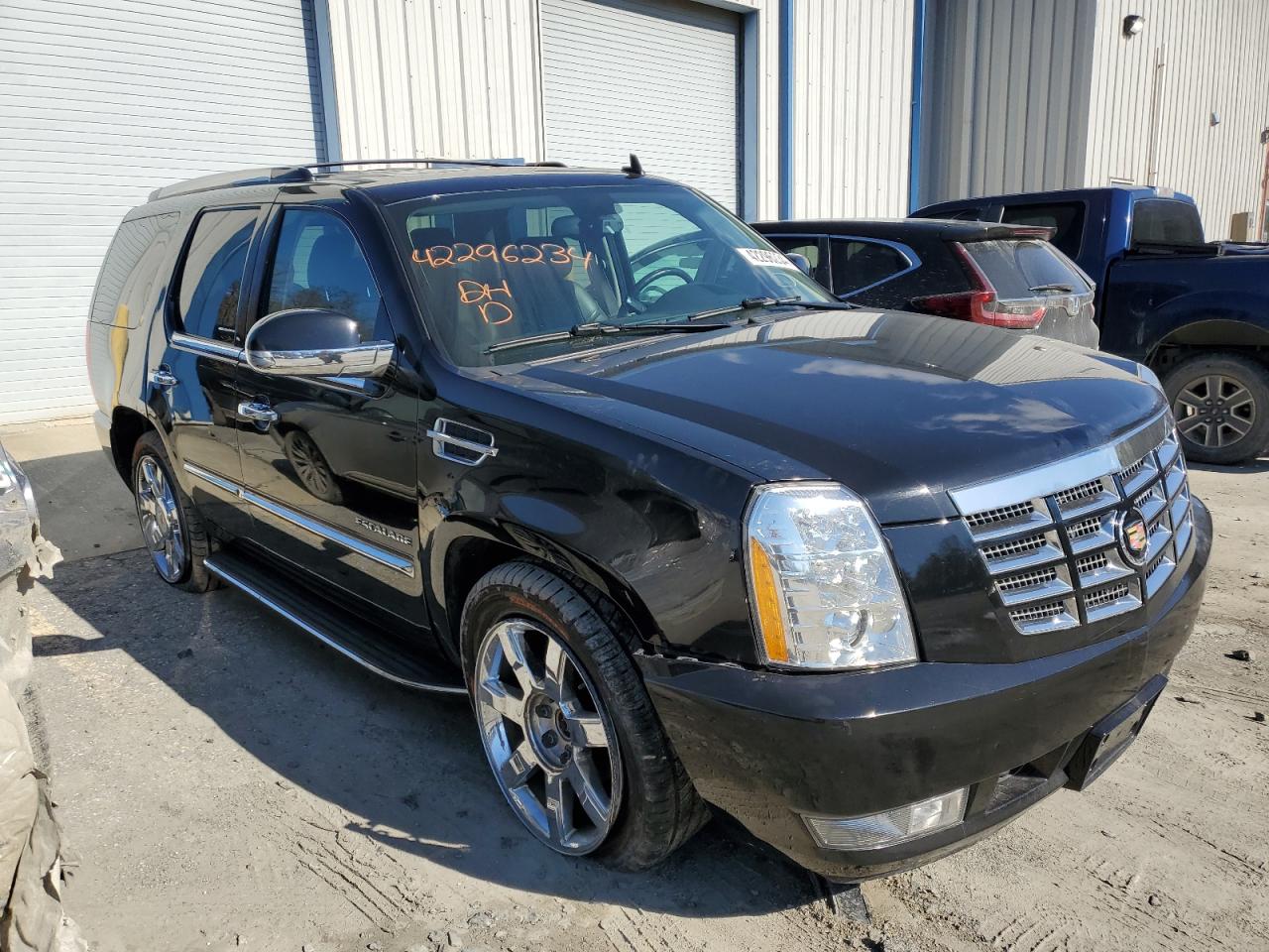 Photo 3 VIN: 1GYS4BEF7DR127832 - CADILLAC ESCALADE 