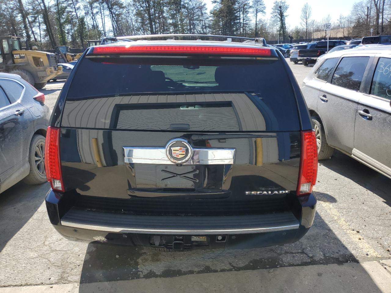 Photo 5 VIN: 1GYS4BEF7DR127832 - CADILLAC ESCALADE 