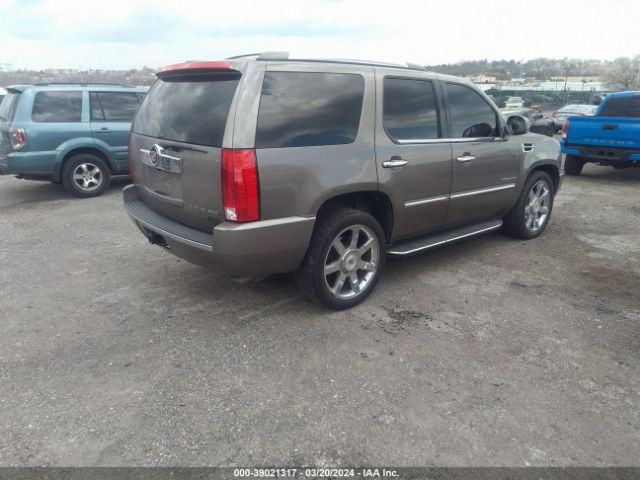 Photo 3 VIN: 1GYS4BEF7DR142654 - CADILLAC ESCALADE 