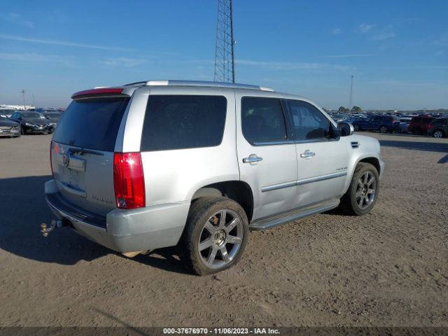 Photo 3 VIN: 1GYS4BEF8CR199007 - CADILLAC ESCALADE 