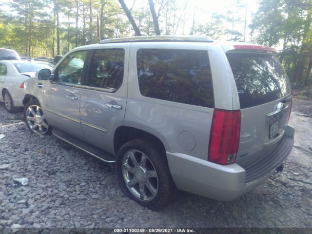 Photo 2 VIN: 1GYS4BEF9BR134830 - CADILLAC ESCALADE 