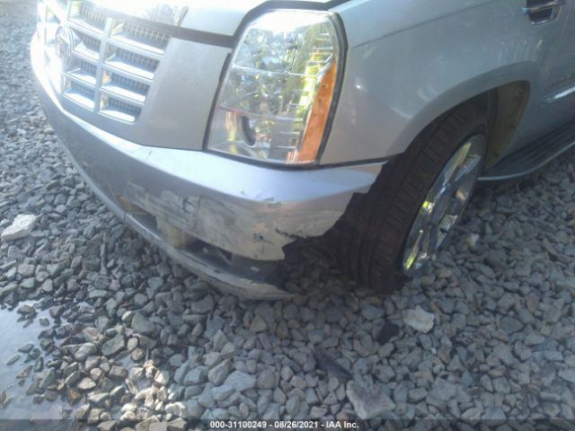 Photo 5 VIN: 1GYS4BEF9BR134830 - CADILLAC ESCALADE 