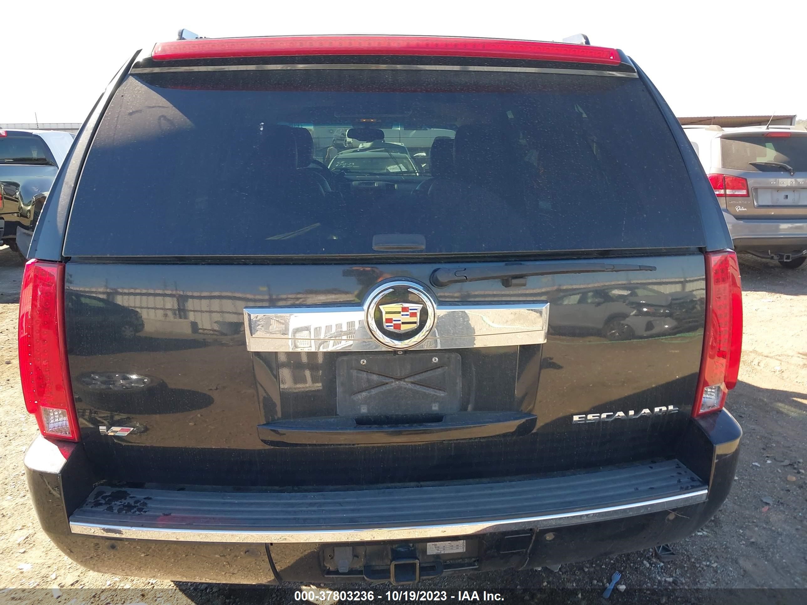 Photo 16 VIN: 1GYS4BEF9BR157377 - CADILLAC ESCALADE 