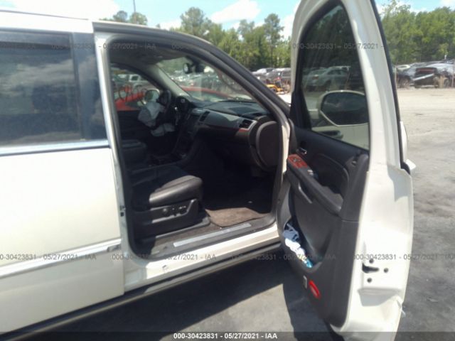 Photo 4 VIN: 1GYS4BEF9DR252878 - CADILLAC ESCALADE 