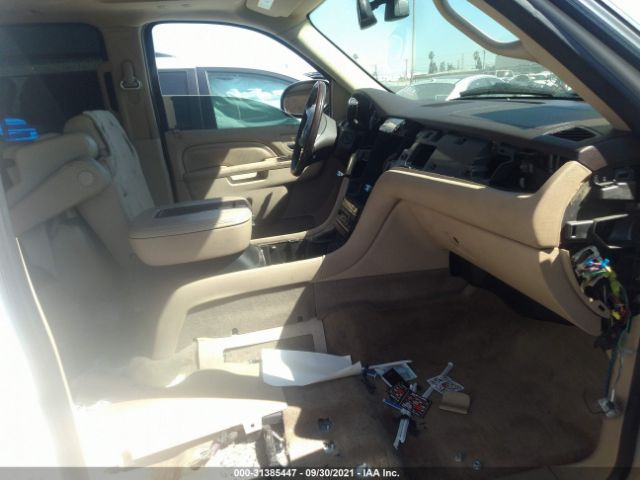 Photo 4 VIN: 1GYS4BEFXCR124986 - CADILLAC ESCALADE 