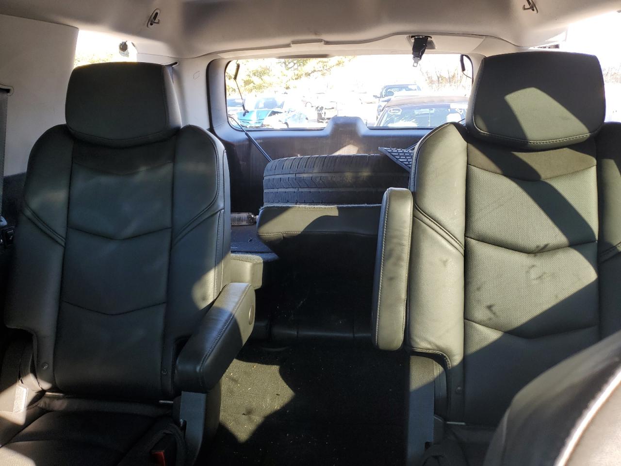 Photo 9 VIN: 1GYS4BKJ0JR149367 - CADILLAC ESCALADE 