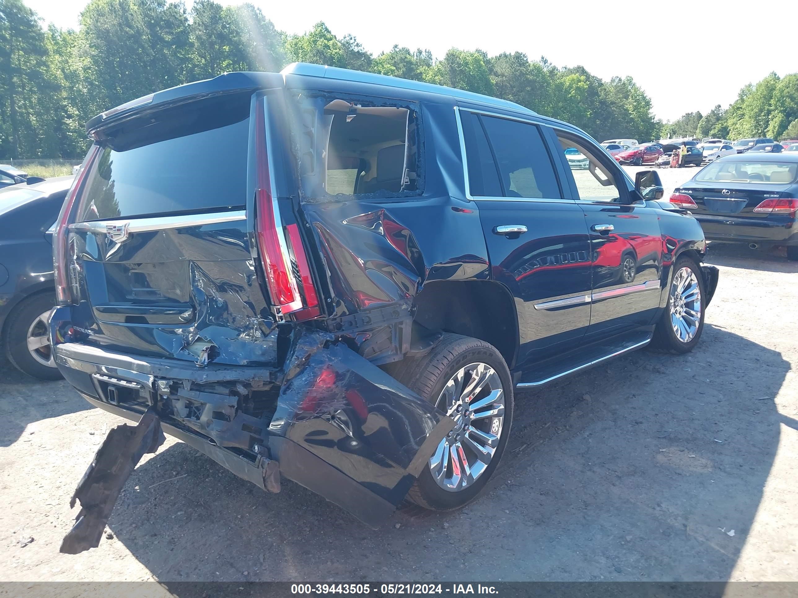 Photo 3 VIN: 1GYS4BKJ0KR304064 - CADILLAC ESCALADE 