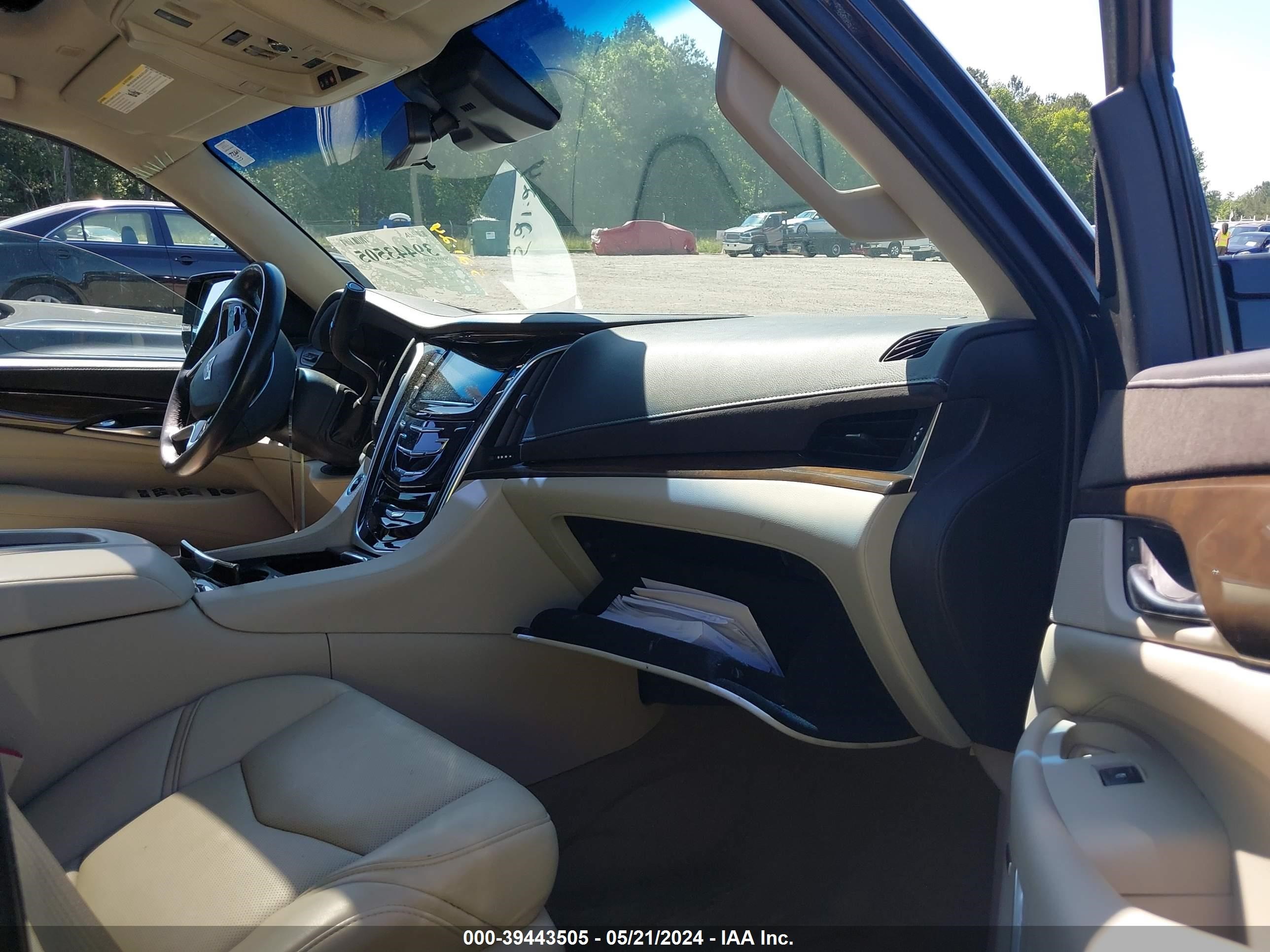 Photo 4 VIN: 1GYS4BKJ0KR304064 - CADILLAC ESCALADE 